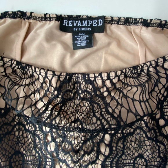 Lace Mini Skirt - Picture 3 of 3